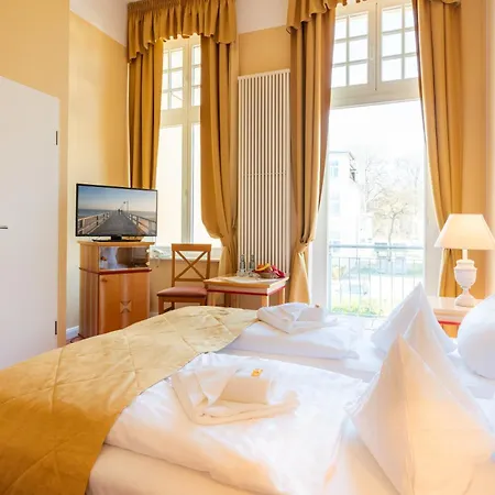 Strandhotel Moewe Отель