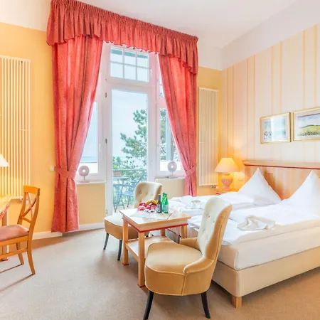 Strandhotel Moewe Отель Херингсдорф