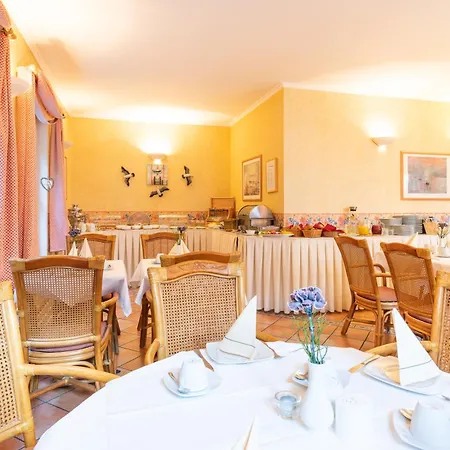 Strandhotel Moewe Отель Херингсдорф