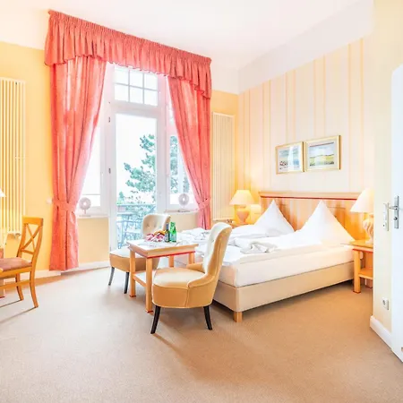 Strandhotel Moewe 3*