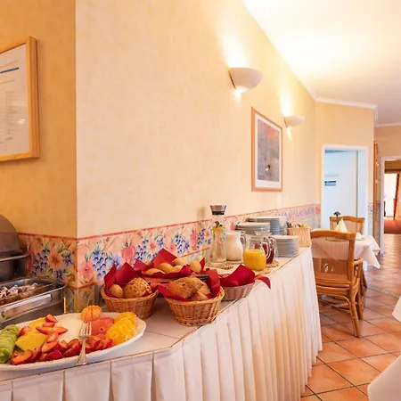 Strandhotel Moewe Отель