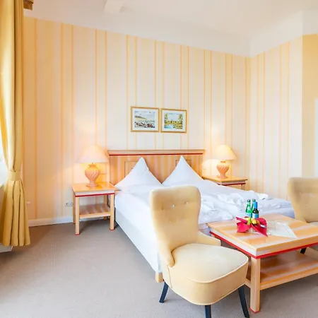 Strandhotel Moewe Отель