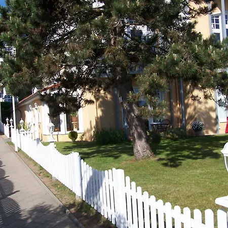 Strandhotel Moewe 3*