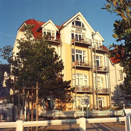 Strandhotel Moewe Отель 3*