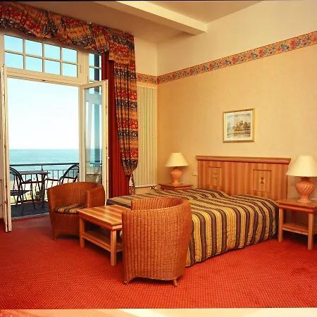 Strandhotel Moewe 3*