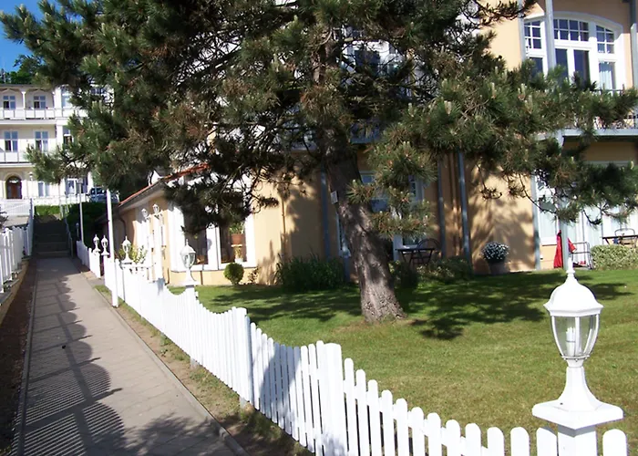 Strandhotel Moewe 3*